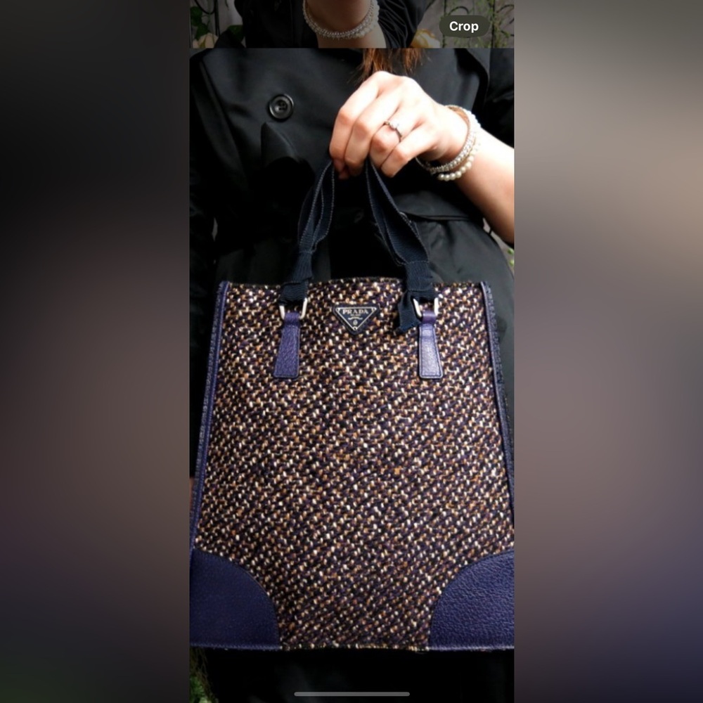 SOLD-SOLD Pre loved beautiful authentic PRADA handbag - Picture 6 of 10